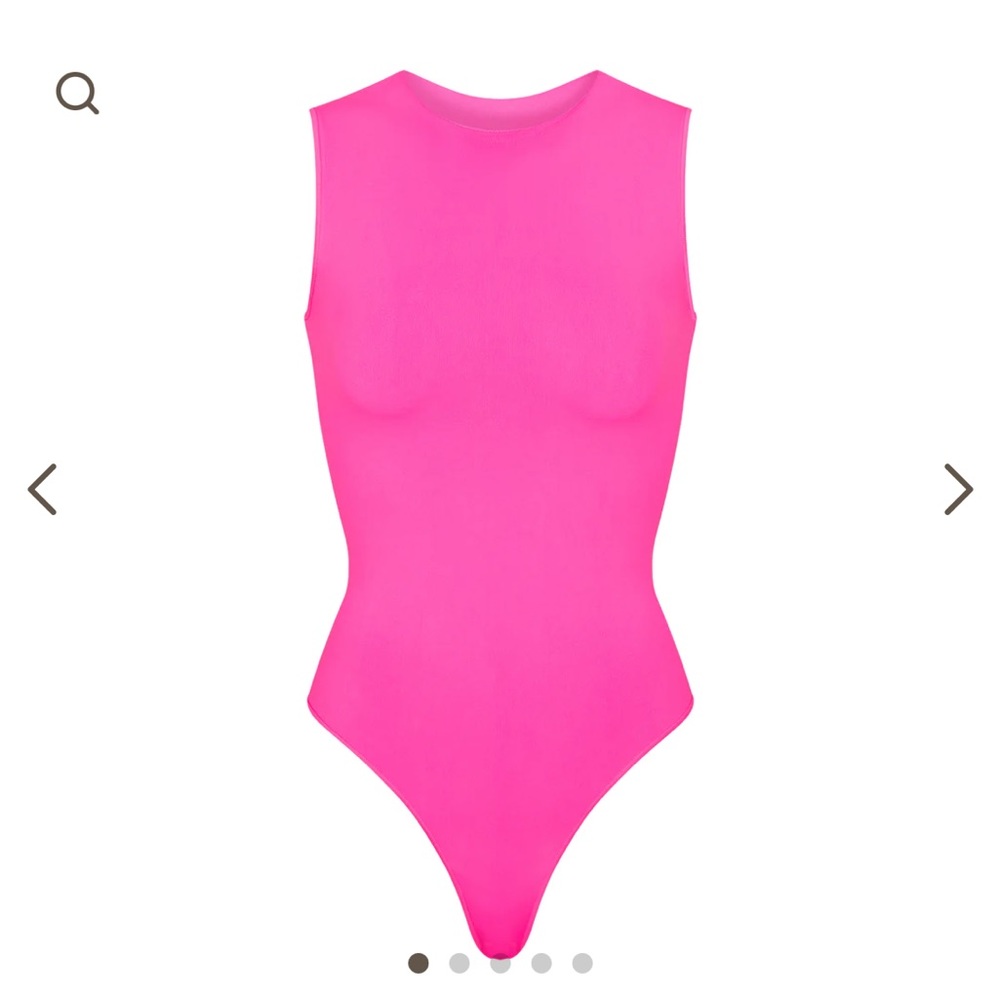 SKIMS ESSENTIAL CREW NECK SLEEVELESS BODYSUIT (NWT)